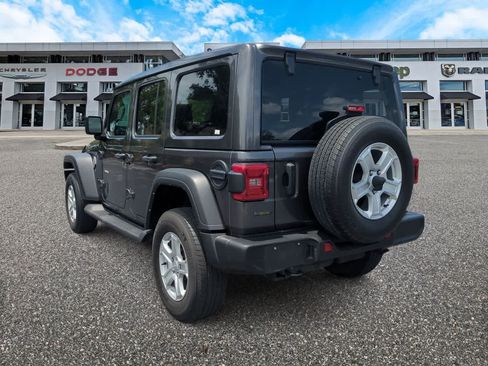 Used 2022 Jeep Wrangler Unlimited Sport w/ Sun And Sound Package AWD/4WD image 6