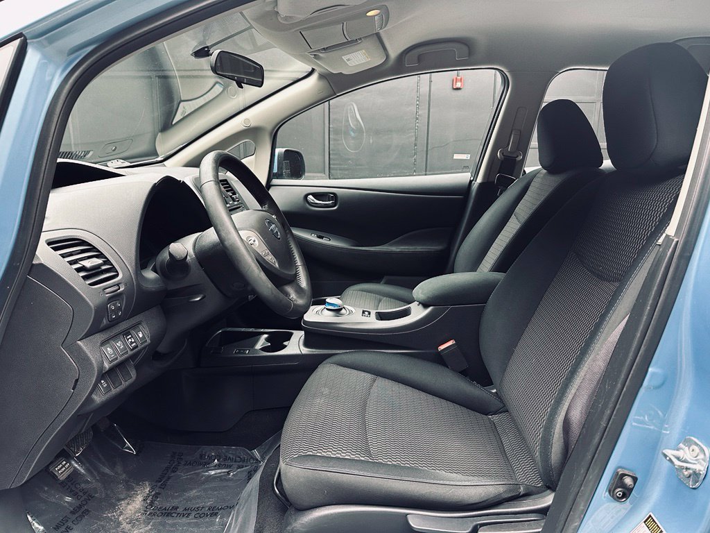 Used 2015 Nissan Leaf S FWD image 17
