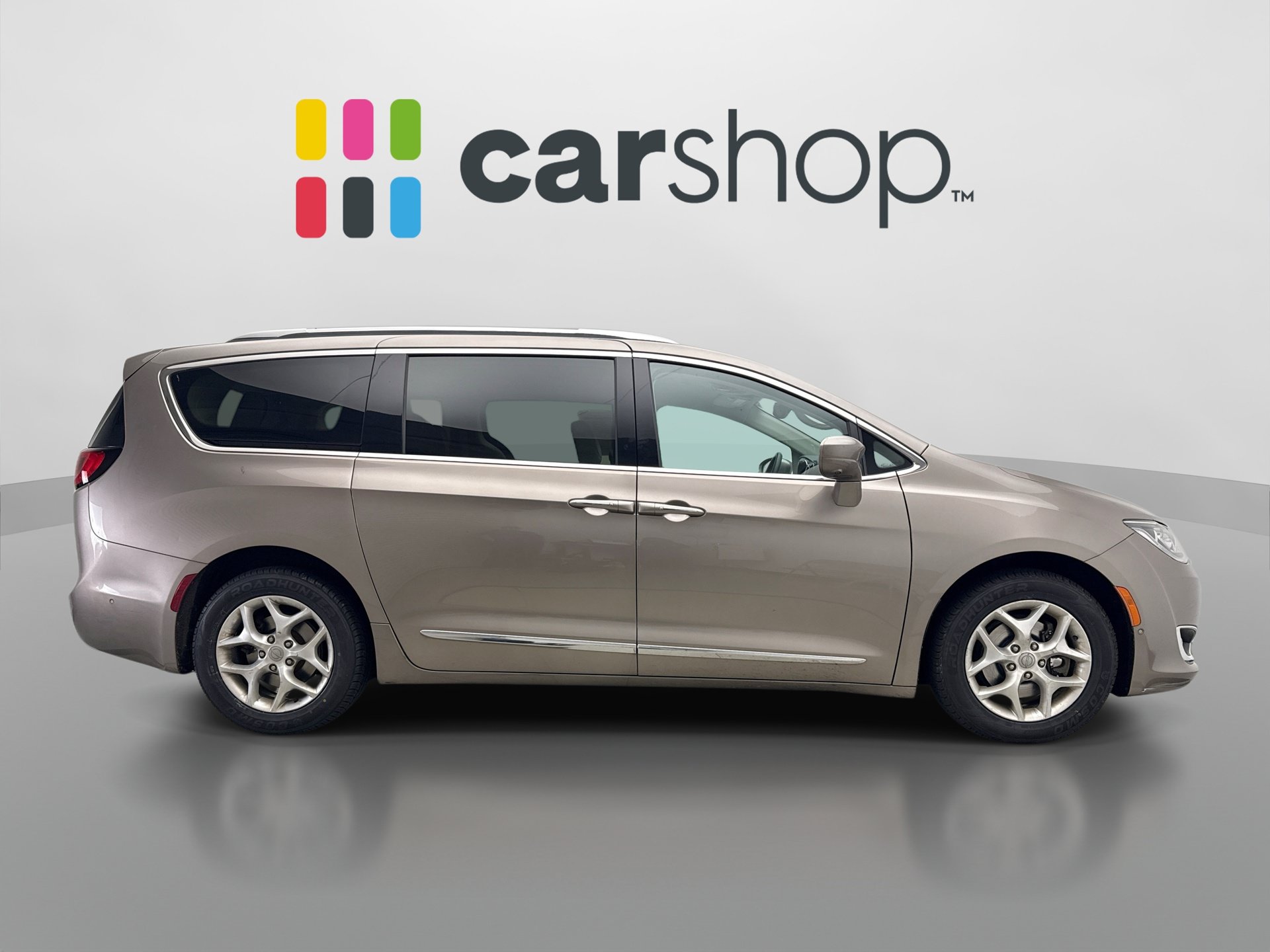 Used 2017 Chrysler Pacifica Touring-L Plus w/ Advanced Safetytec Group FWD image 6