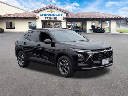 New 2026 Chevrolet Trax LT FWD image 2