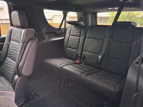 Certified 2025 Cadillac Escalade ESV Sport Platinum w/ LPO, Floor Liner Package AWD/4WD image 25