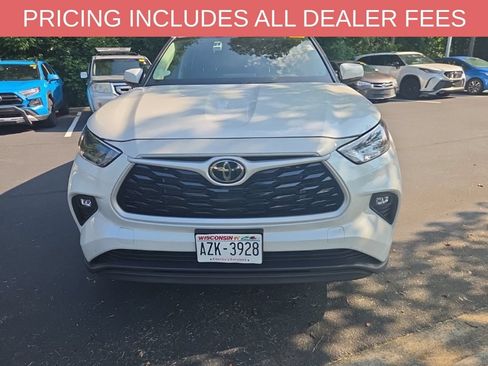 Certified 2025 Toyota Highlander LE AWD/4WD image 2