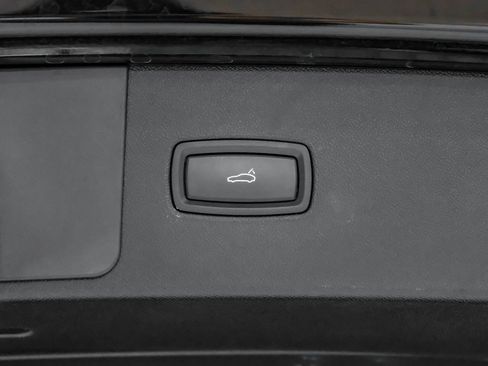 Used 2023 Porsche Cayenne image 63