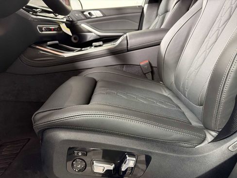 New 2026 BMW X7 M60i image 12