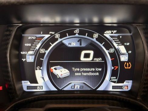 Used 2015 Alfa Romeo 4C Spider w/ Convenience Group image 18