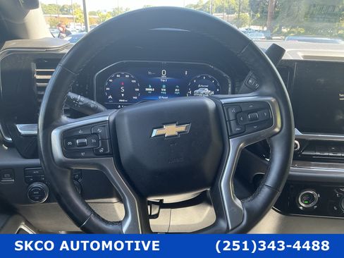 Used 2023 Chevrolet Silverado 1500 LT AWD/4WD image 18