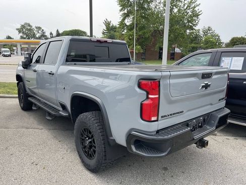 Used 2025 Chevrolet Silverado 2500 ZR2 w/ Technology Package AWD/4WD image 8
