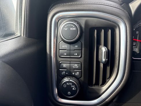 Used 2021 Chevrolet Silverado 1500 LT Trail Boss w/ Convenience Package II image 18