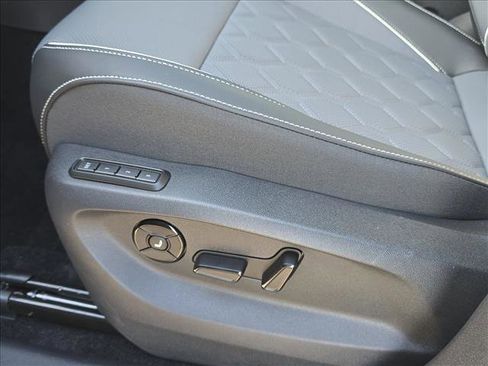 New 2026 Volkswagen Tiguan SEL R-Line image 9