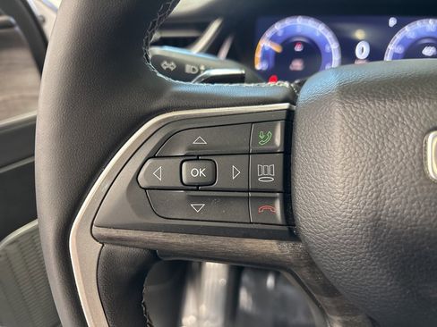 Used 2024 Jeep Grand Cherokee Limited w/ Black Appearance Package image 14