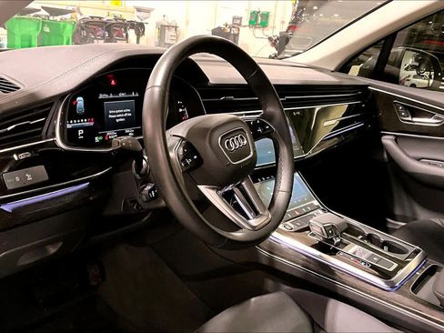 Used 2023 Audi Q7 2.0T Premium w/ Convenience Package image 18