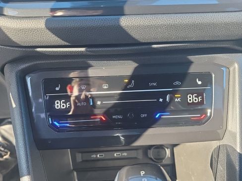 Certified 2024 Volkswagen Tiguan SE R-Line image 18