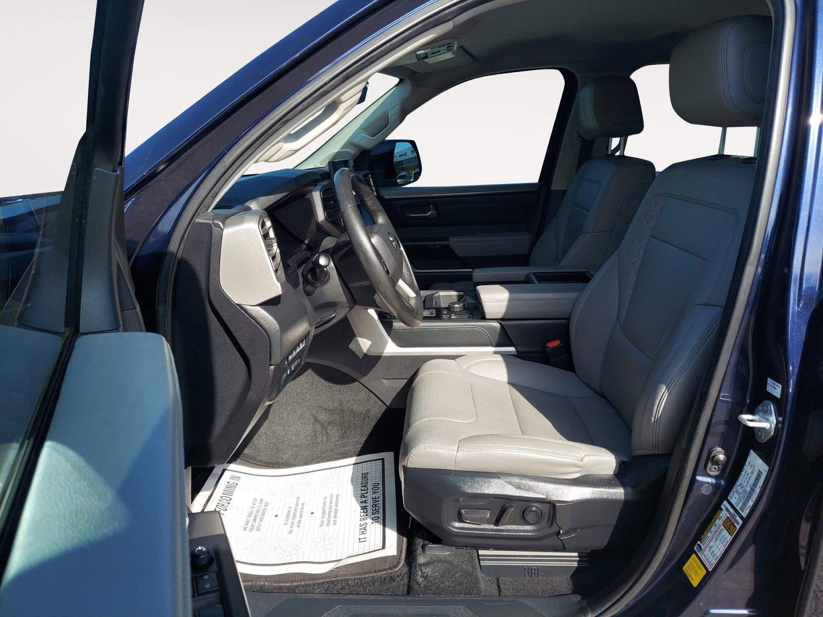 Used 2024 Toyota Tundra Limited AWD/4WD image 23