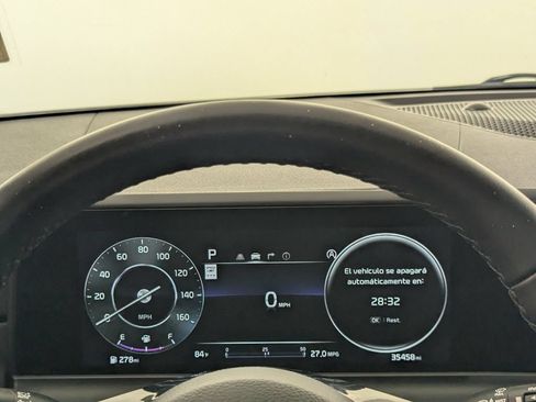 Used 2024 Kia Seltos EX FWD image 16
