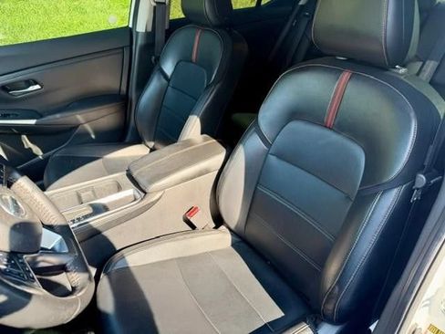 Used 2023 Nissan Sentra SR w/ SR Premium Package FWD image 7