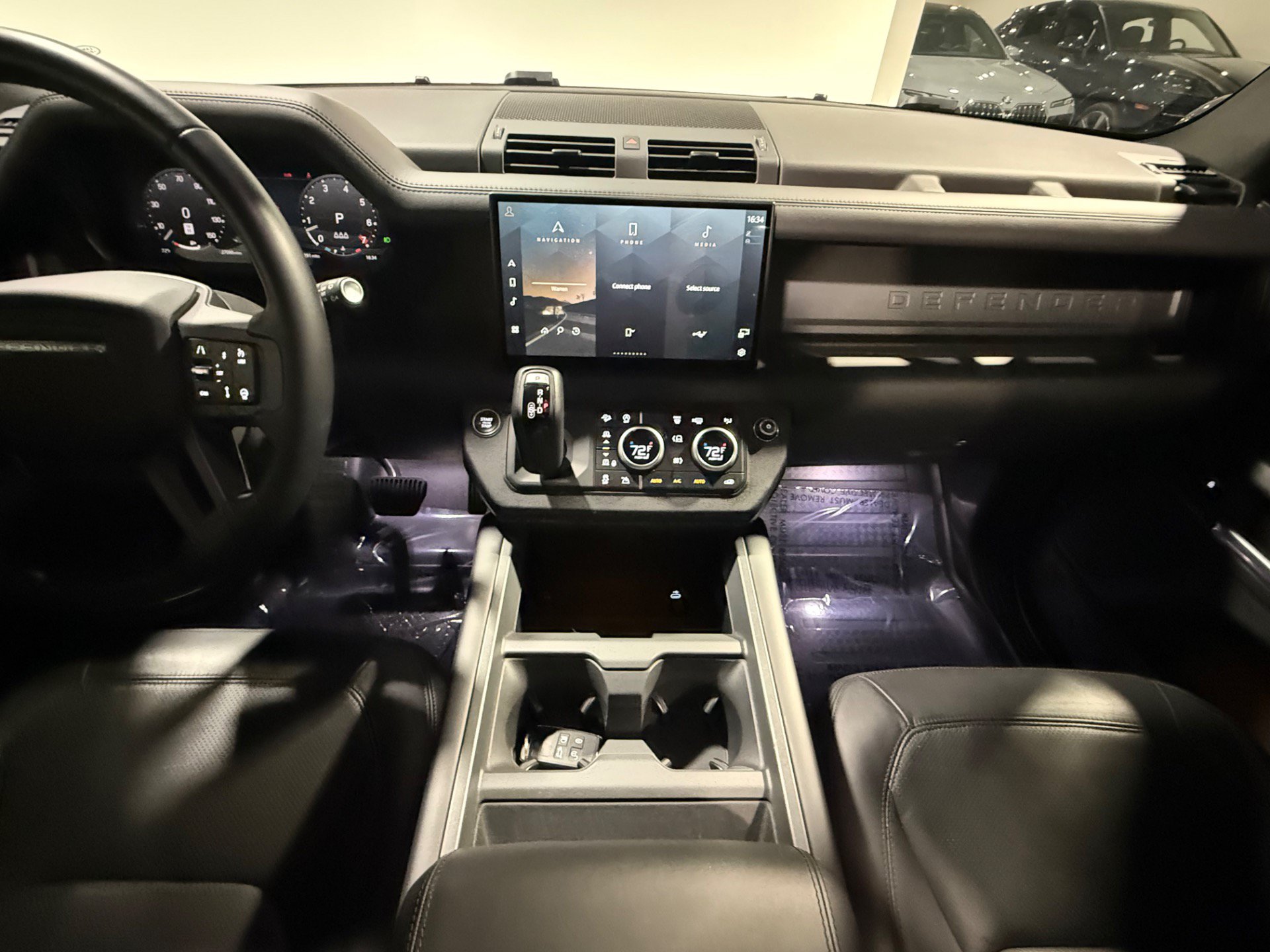 Used 2025 Land Rover Defender 110 X-Dynamic SE AWD/4WD image 45