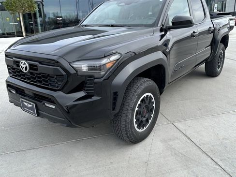 Used 2024 Toyota Tacoma TRD Off-Road image 3