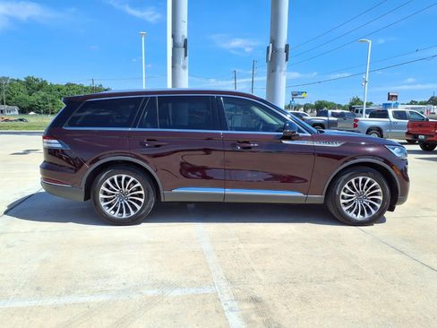 Used 2024 Lincoln Aviator Reserve w/ Equipment Group 201A RWD image 5