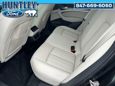 Used 2024 Audi Q8 e-tron Premium Plus w/ Premium Plus Package image 15