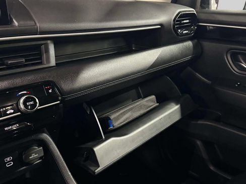 Used 2024 Honda Pilot EX-L image 10
