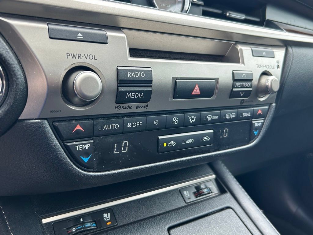 Used 2017 Lexus ES 350 w/ Premium Package FWD image 35