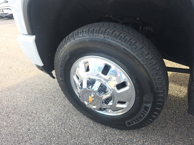 Used 2024 Chevrolet Silverado 3500 High Country w/ High Country Premium Package AWD/4WD image 12
