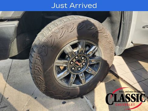 Used 2024 GMC Sierra 1500 AT4X AWD/4WD image 12