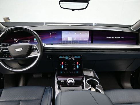 Certified 2026 Cadillac Escalade IQ Sport 2 AWD/4WD image 17