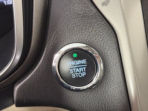 Used 2020 Ford Fusion SE FWD image 23