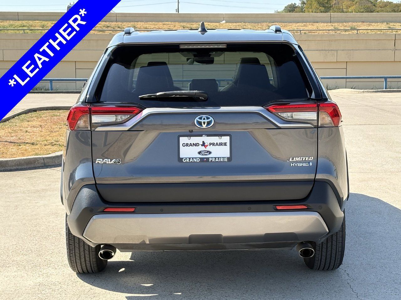 Used 2021 Toyota RAV4 Limited AWD/4WD image 7