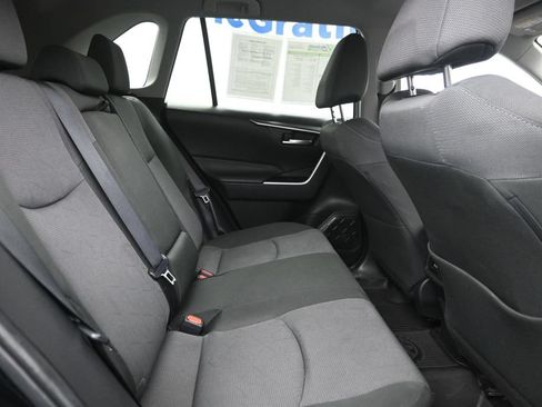 Used 2025 Toyota RAV4 XLE AWD/4WD image 10