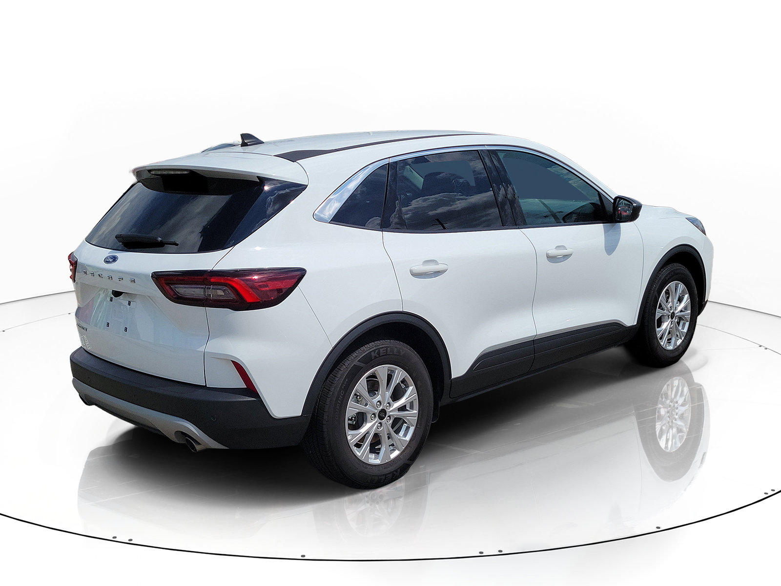 Used 2023 Ford Escape Active w/ Tech Pack #1 FWD image 3