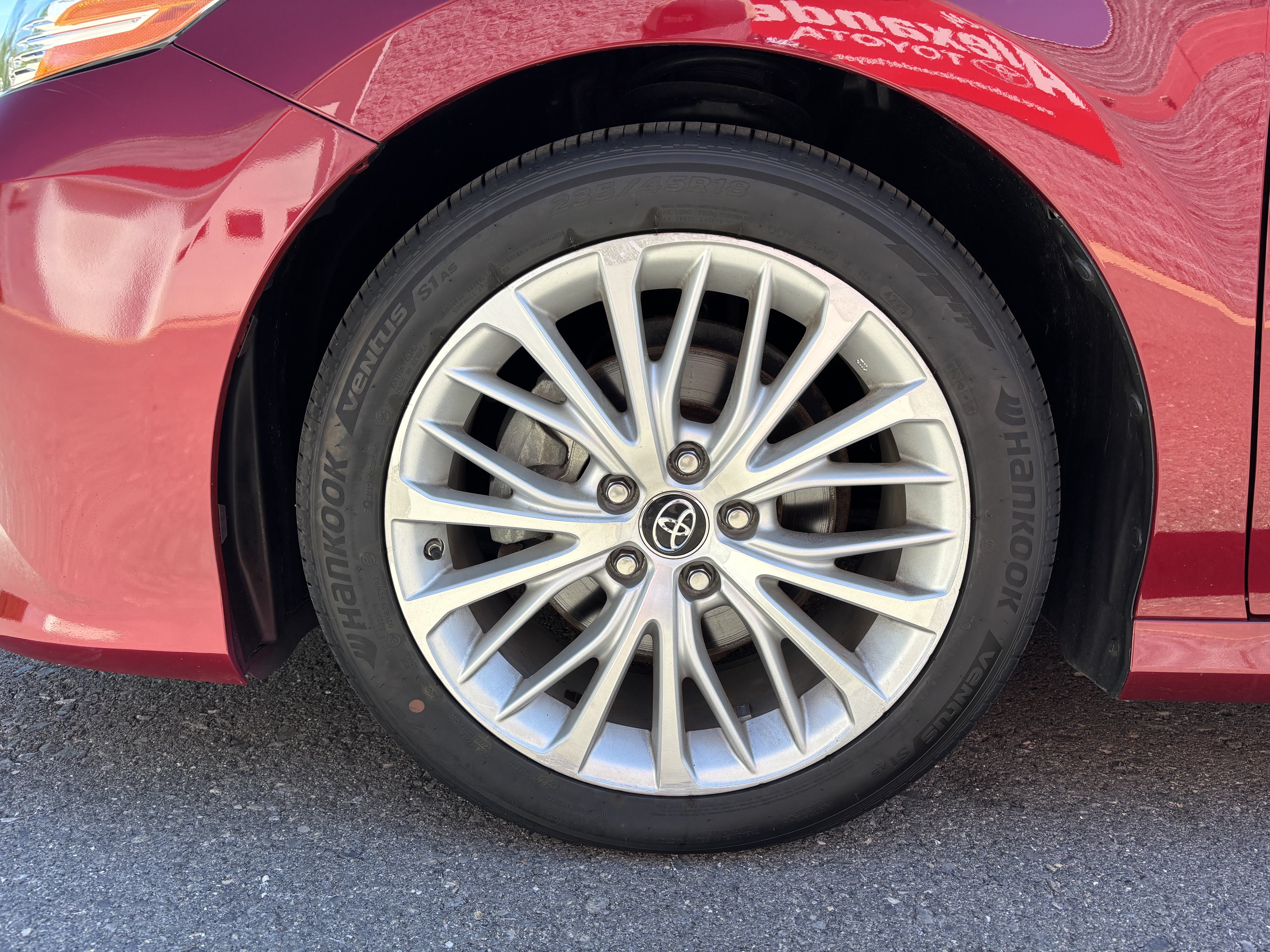 Used 2018 Toyota Camry XLE FWD image 11