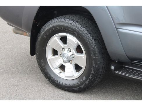 Used 2004 Toyota 4Runner Sport AWD/4WD image 6