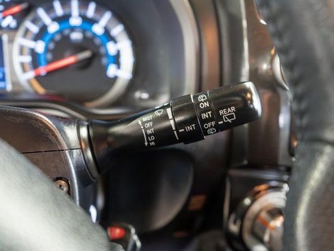 Used 2019 Toyota 4Runner TRD Off-Road Premium AWD/4WD image 25