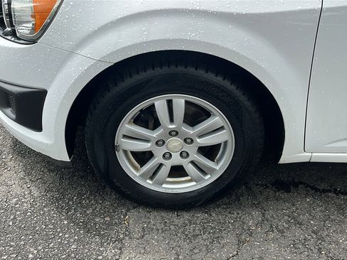 Used 2015 Chevrolet Sonic LT FWD image 8
