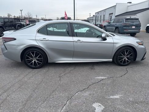 Used 2021 Toyota Camry SE image 28