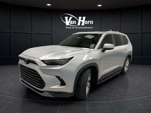 Used 2024 Toyota Grand Highlander AWD Hybrid image 3