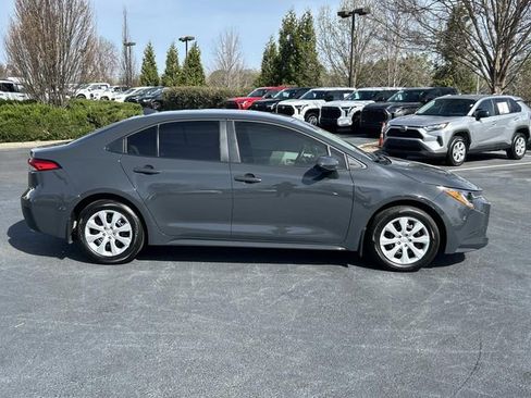 Used 2025 Toyota Corolla LE image 3