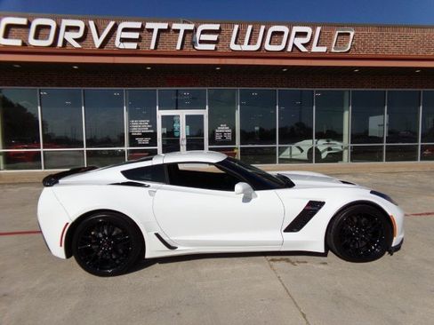 Used 2016 Chevrolet Corvette Z06 w/ 3LZ Preferred Equipment Group RWD image 4