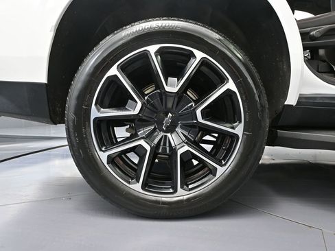 Used 2023 Chevrolet Tahoe RST w/ Luxury Package AWD/4WD image 17
