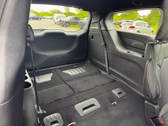New 2027 Chrysler Pacifica Select FWD image 16