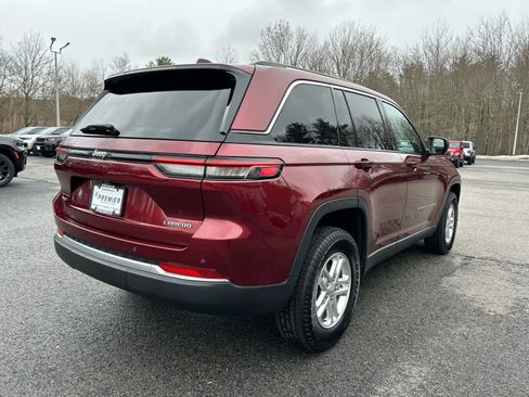 Used 2022 Jeep Grand Cherokee Laredo w/ Luxury Tech Group I AWD/4WD image 5