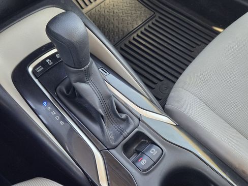 Used 2020 Toyota Corolla LE image 23