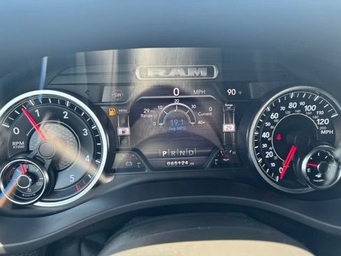 Used 2021 RAM 1500 Big Horn AWD/4WD image 18