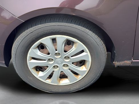 Used 2010 Kia Forte EX FWD image 28