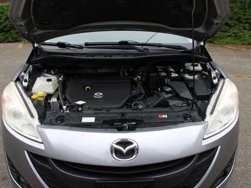 Used 2012 MAZDA MAZDA5 Touring w/ Moonroof & Audio Pkg FWD image 21