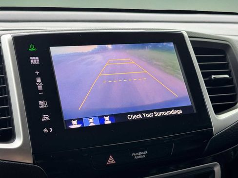 Used 2016 Honda Pilot Touring image 21