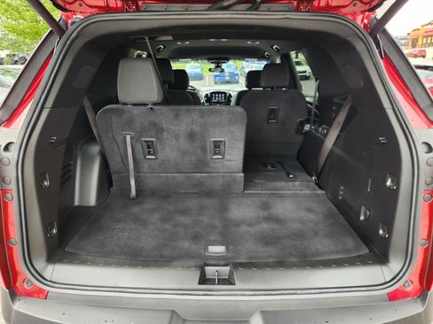 Used 2023 Chevrolet Traverse LT FWD image 19