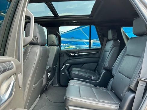 Used 2021 GMC Yukon Denali w/ Advanced Technology Package image 11